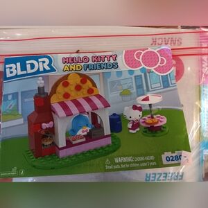 euc Hello Kitty Pizza Parlour lego type set